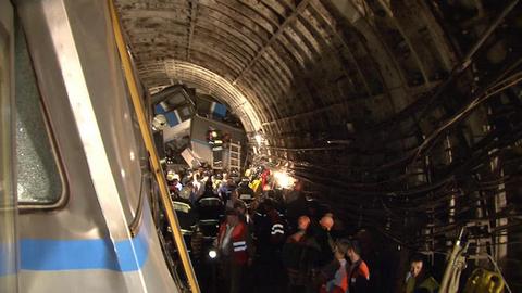 Движение в московском метро в заявленные сроки восстановить не успели