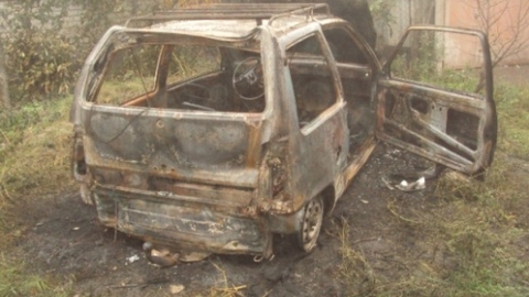 В Пыть-Яхе «Ока» под управлением подростков сгорела прямо во время движения 