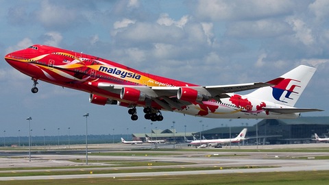 После пропажи одного самолета и катастрофы с другим Malaysia Airlines планирует ребрендинг