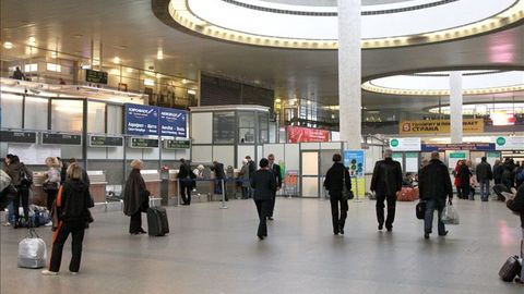 В Санкт-Петербурге проходит эвакуация аэропорта «Пулково» из-за анонимного сообщения о бомбе