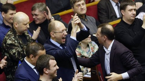 Яценюк передумал уходить в отставку: его предложения приняты и одобрены