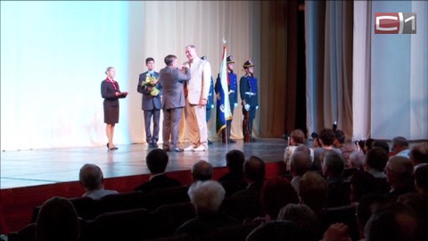 Югорчане в преддверии юбилея Тюменской области удостоились звания «Почётный работник»