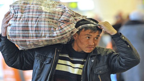 Поддельная прописка, фиктивные браки: в Сургуте проверяют незаконных мигрантов