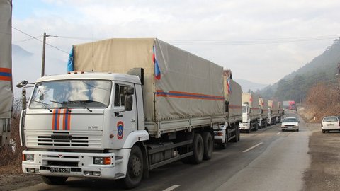 Колонна из 280 грузовиков с гуманитарной помощью отправилась из России на Украину