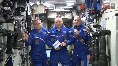 Привет из космоса! Тюменскую область с 70-летием поздравил экипаж МКС
