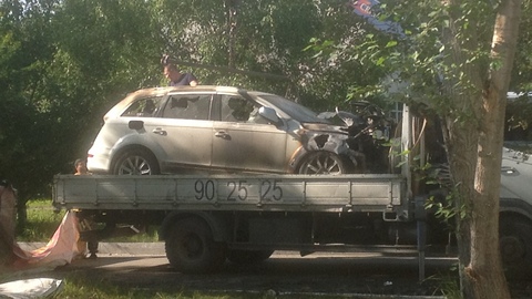 Ночью в Сургуте сгорел дорогой  автомобиль «Ауди».ФОТО
