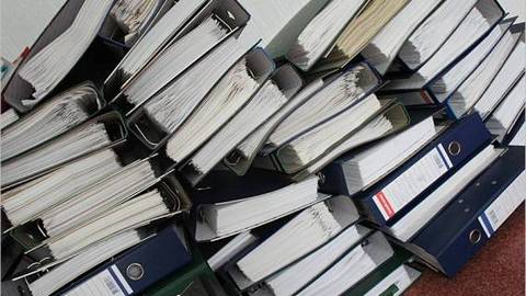 Югорским чиновникам запретят «переводить бумагу» - все документы к 2015 году должны быть электронными