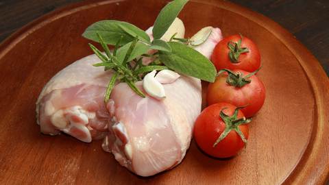 Недельный рост цен на курицу и свинину Росстат называет «очень приличным»