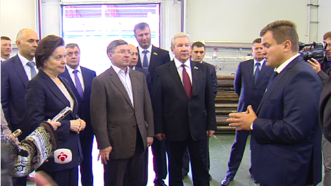 Наталья Комарова и Владимир Якушев посетили нефтесервисное предприятие в Нефтеюганске