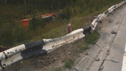 Вчера вечером Белоярском районе, столкнувшись с самосвалом, погиб водитель ВАЗ-2112