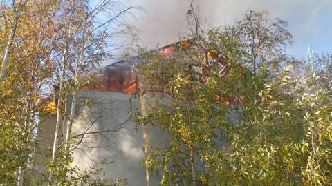 В Лянторе сгорел ветхий жилой дом, подлежащий расселению. ФОТО