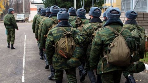 Депутат Госдумы собирается из экономии отменить осенний призыв в армию 