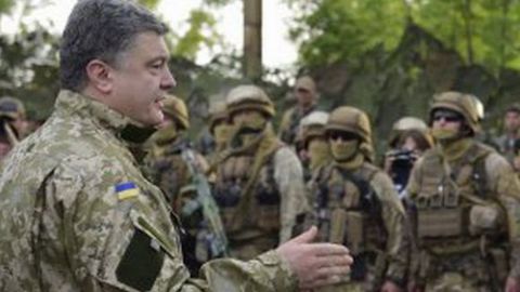 Порошенко пообещал Донбассу провести реформы и «выиграть войну» без применения силы