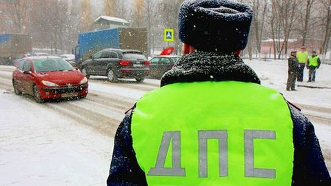 Пьяный гаишник на "семерке"  сбил четырех пешеходов в Ярославской области