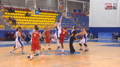 Сургутские баскетболисты проиграли екатеринбургскому «Уралу»