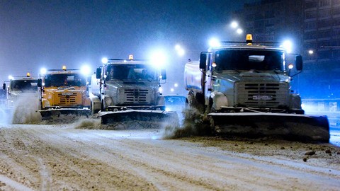 Спасение утопающих в снегу. Авторы жалоб на уборку дорог войдут в состав городских комиссий 