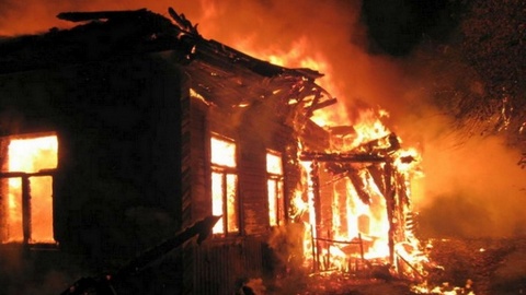 Пожар в Нягани оставил без жилья 23 человек. Погорельцев разместили в детском саду