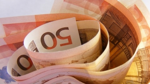 Курс евро превысил 67 рублей, «подпрыгнув» сразу на 4 рубля