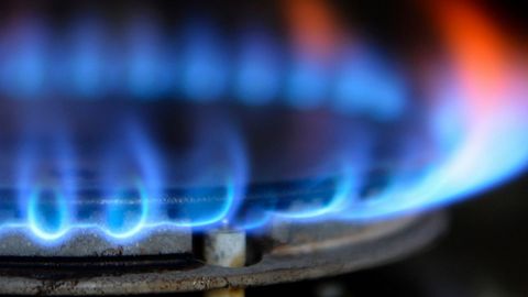  «Газпром» приостановит поставки топлива регионам-должникам