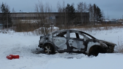 В Сургутском районе в сгоревшем автомобиле найден труп мужчины