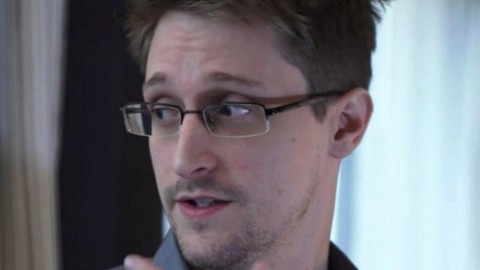 Адвокат Анатолий Кучерена: Сноуден снимает квартиру и ездит на работу на метро