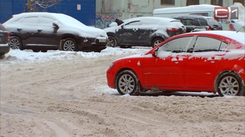 Снегопад подкрался неожиданно! Коммунальные службы Сургута не торопятся ликвидировать его последствия