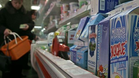 Белоруссия установила цены на молоко для России в долларах