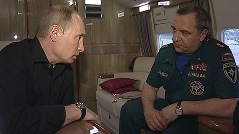 В День спасателя глава МЧС сообщил Путину, что количество «тяжелых» ЧС снизилось на 20%