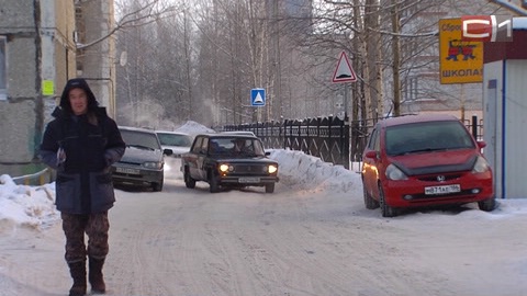 Придется чистить. Чиновники Сургута после новогодних каникул проверят, как УК убирали снег во дворах