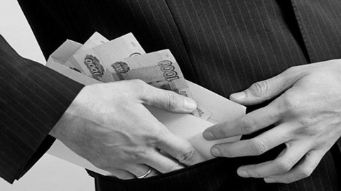 90 уголовных дел по фактам коррупции за год. Сургутские следователи подвели итоги 2014 года
