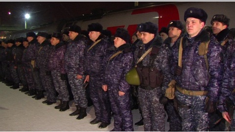 В Сургуте из полугодовой командировки встретили сводный отряд югорских полицейских 