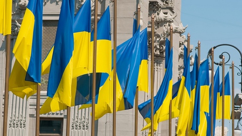 Порошенко запретил мужчинам от 18 до 60 лет покидать Украину