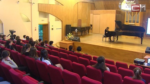 «Рояль собирает друзей». Престижный конкурс пианистов прошел в Сургуте