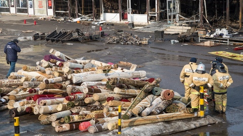 Пожар в Казани: из-под завалов спасатели извлекли тело десятого погибшего 