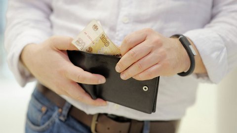 Подоходный налог в России могут повысить до 16 процентов. Новая норма позволит сгладить неравенство в зарплатах