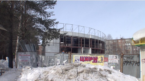 На месте долгостроя на Энергетиков в Сургуте возможно построят Дом ветеранов