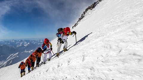  Покорить Эльбрус ко Дню Победы. Сургутские альпинисты собрались в непростую экспедицию