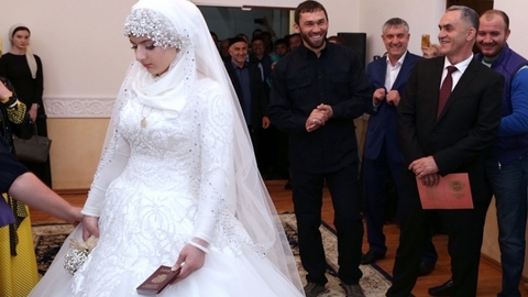 Не успела отгреметь скандальная свадьба. В Чечне предложили легализовать многоженство