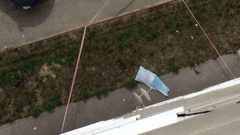 В Сургуте по улице 30 лет Победы женщина выпала из окна 16 этажа