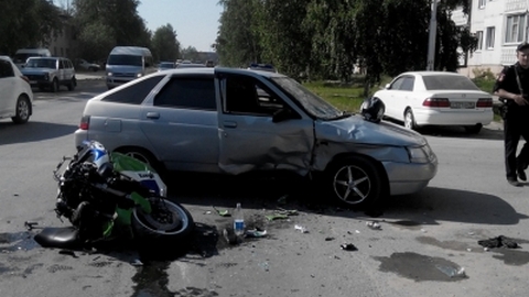 Смертельное ДТП в Югре: мотоцикл столкнулся с ВАЗ-2112