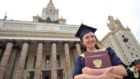 Гид выпускника: с дипломом каких российских вузов можно претендовать на высокую зарплату?