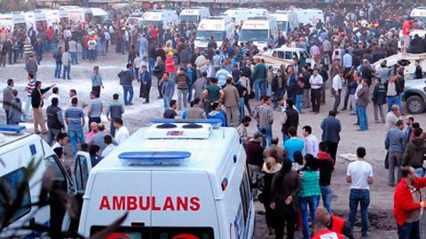 В культурном центре города Суруч в Турции прогремел взрыв — погибли 27 человек