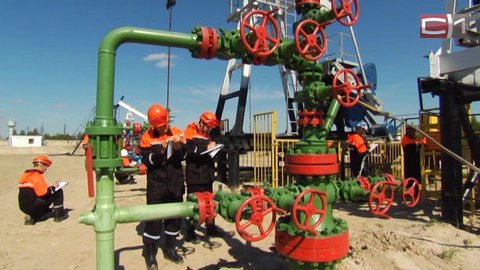 Работа для настоящих мужчин. В «Сургутнефтегазе» выбрали лучших операторов по добыче нефти и газа