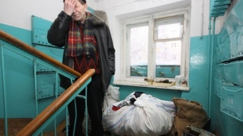 В Нижневартовске 80 человек хотят выселить в никуда. Дом продали вместе с жильцами