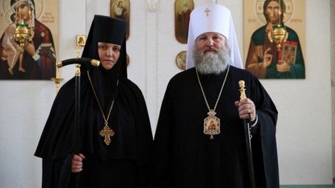 Митрополит Павел во время рабочей поездки в Сургут посетил первый в Югре женский монастырь