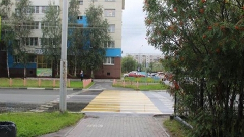 В Сургуте на пешеходном переходе автоледи сбила подростка и увезла в больницу