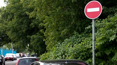 Шумным авто могут запретить въезд на определенные городские улицы. Таким правом хотят наделить местные власти