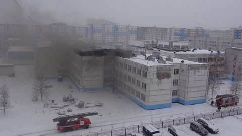 Беда за бедой! В сургутской школе №38, где обвалилась крыша спортблока, произошел пожар. ФОТО