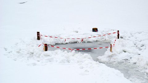 Трое детей утонули в Иркутской области, провалившись под лед