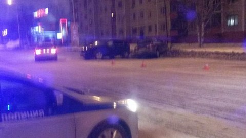 Ночью в Сургуте столкнулись две иномарки. Пострадали пять человек, в том числе двое детей